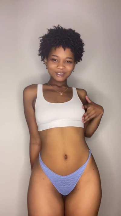 Ciara(@cloudyxkinks)