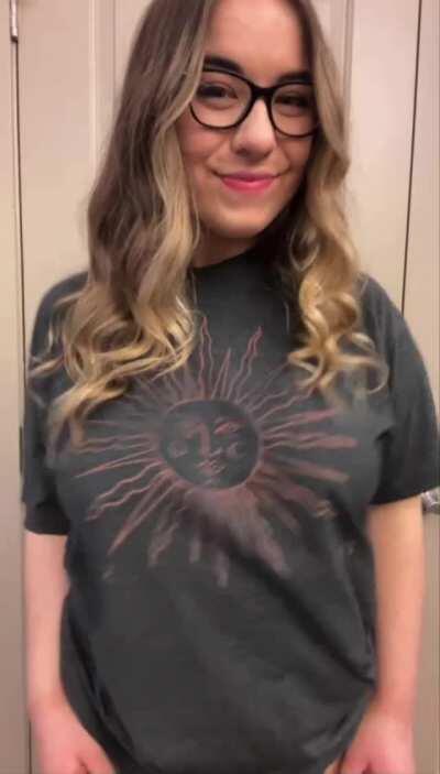 everyone's probably off celebrating, but i just wanted to say happy new year !! i'm shook by how much my tummy jiggles, so i thought i'd ring in the new year by posting this (; i hope you love it !