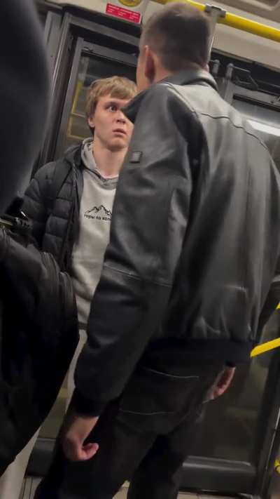 video of u/KrazyGangster getting knocked out after saying 2093 is better than 21 yeat 😂😂😂😂