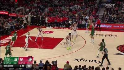 [Highlight] Drew jingles Joe with the jam