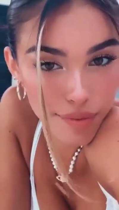 love that hair style