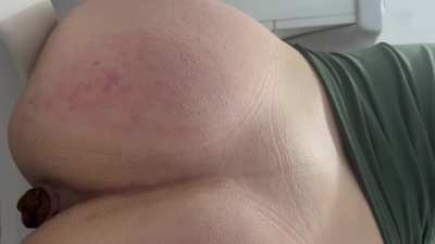 Clean this piece of shit off me [selling]