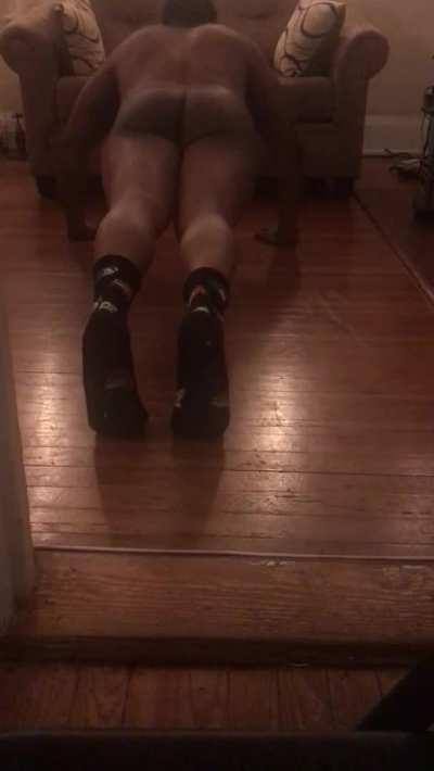 (M)orning push ups. How’s my butt look?