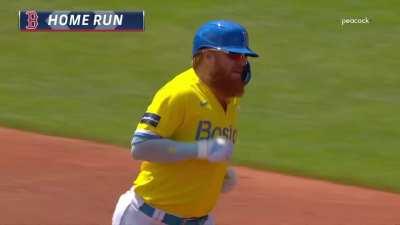 [Highlight] [Highlight] Justin Turner breaks the tie by hitting a ball out of Fenway.