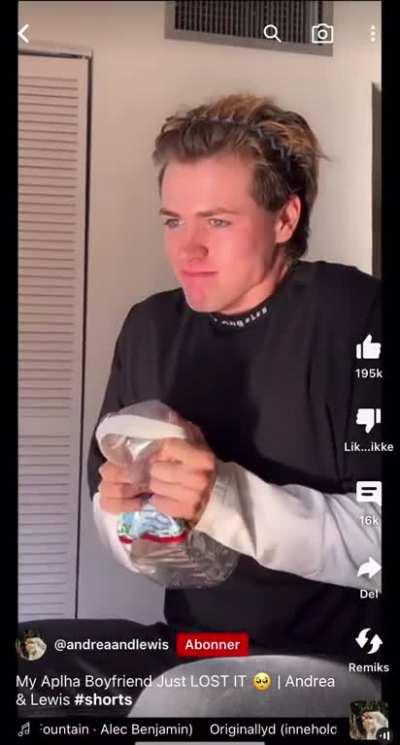 ThE aLphA MaLe OMg!!