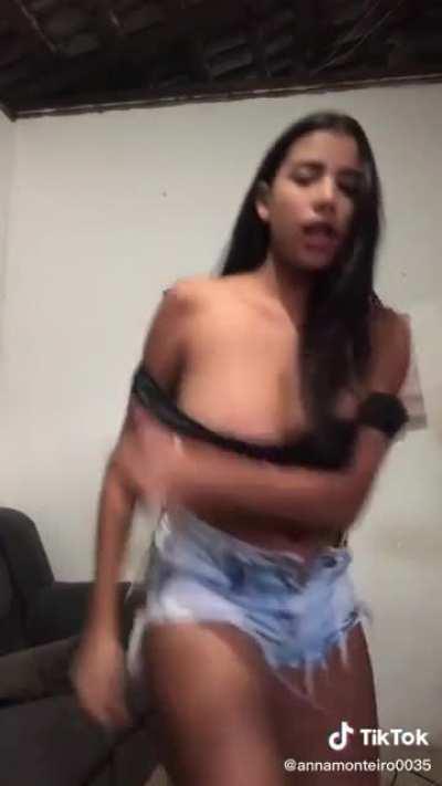 Hajin um lobo solitário 🐺🐺