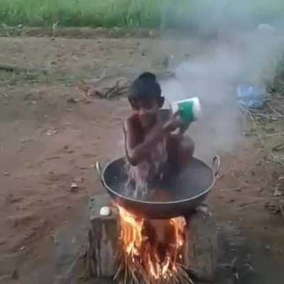 CHIld FoRcED To COok hImSelF ALIvE