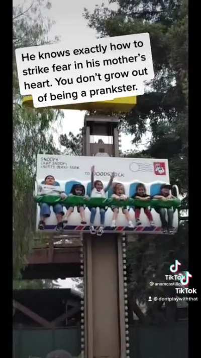 Kid fakes passing out on carnival ride @anamcastillo22