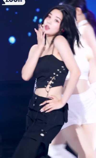 Eunbi showing her unearthly hotness as usual 🥵