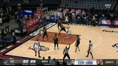 [Highlight] Gay hits the triple to keep the Spurs hopes alive