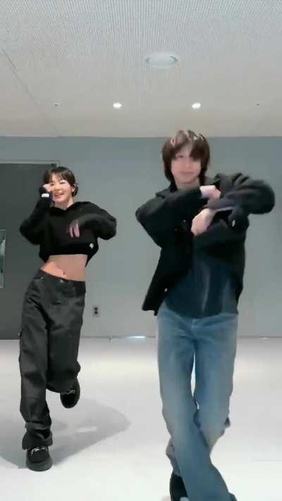 231115 Red Velvet TikTok Update with Seulgi - Chill Kill (Dance Challenge with SHINee Taemin)