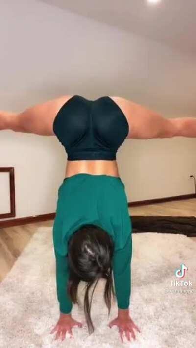 Flexible and she got a nice ass