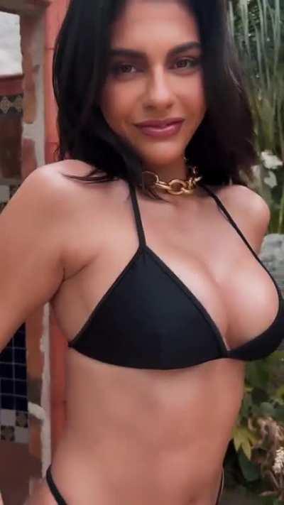 Amanda Trivizas | ClickCL!PS | P_STâR VIBES | 2023