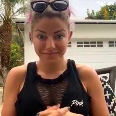 Alexa in her swimsuit 🖤