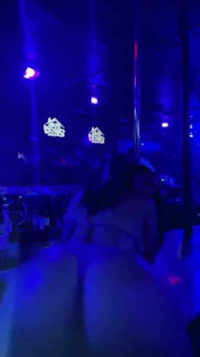 She Love To Show That 🍑