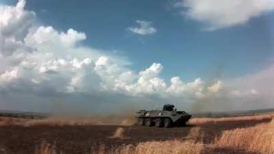 Ru pov: The Russian BTR-82A defeated the American M113 delivered to the Ukrainian troops in a duel, the video of the battle showed the Russian Ministry of Defense. The Russian military seized an armored personnel carrier, which the Ukrainian troops had ab