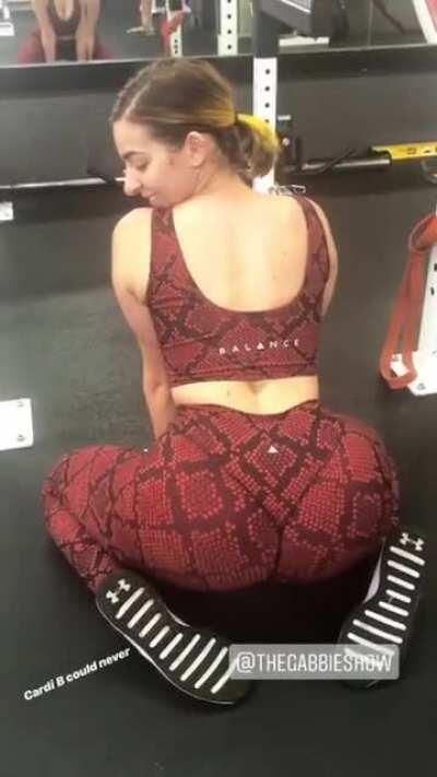 Since y'all like the other booty flex vid