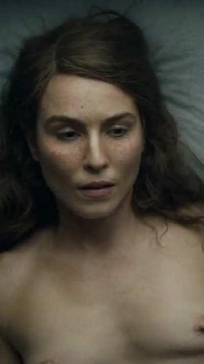 Noomi Rapace intimate scene - 