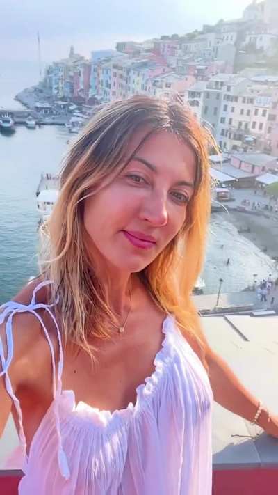 Tiktoker • Sara see thru nips