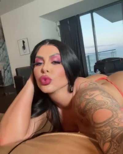 BaD cOmPaNiEs @thekatieforbes