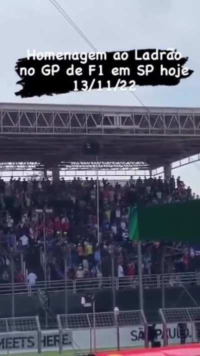 Vamos parar de falar de política, vamos falar de F1