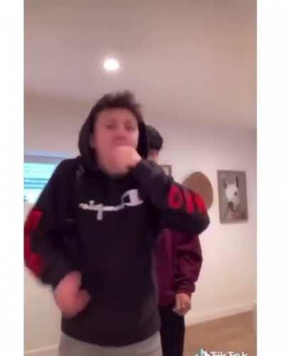 This is it guys, this is how the virus is spreading we are doomed and the end is nigh