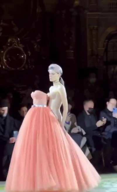 Fashion you can't afford to miss!