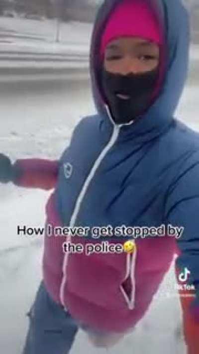He Smart For This Or Nah? Chicago Man Breaks Down What He Does In Order To Never Get Stopped By Police Officers!