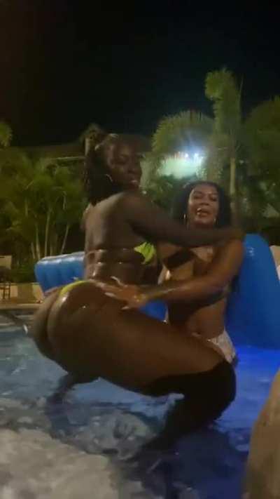 Chinese Kitty IG Live