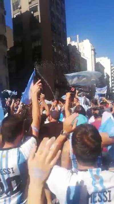 Celebrating Argentina, heart of Bueno Aires, el Obelisco VAMOS ARGENTINA CARAJOOOOOO