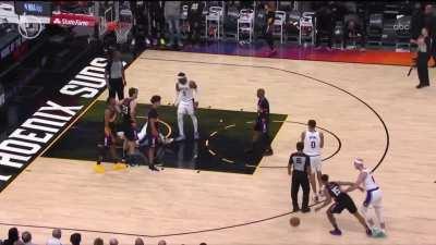 [Highlight] Chris Paul grabs Lebron's arm and lands on it hard.