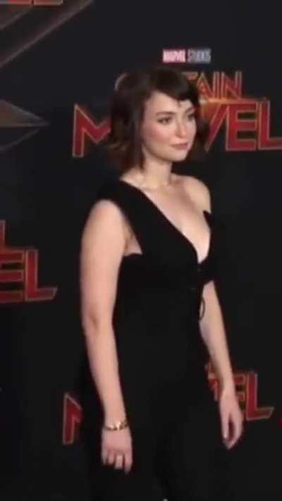 Milana Vayntrub