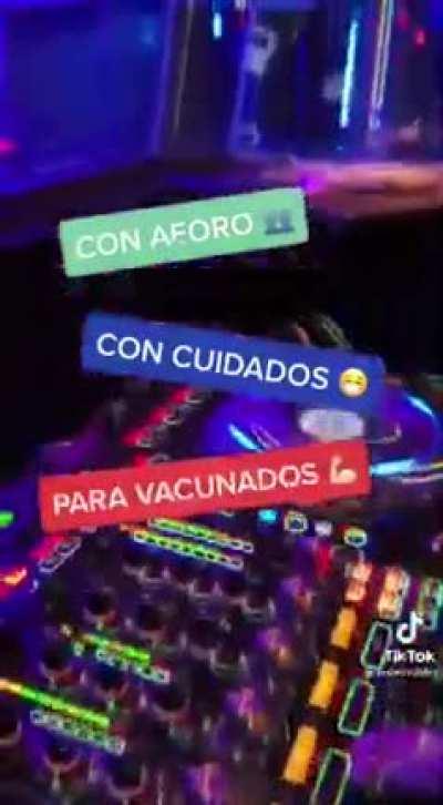 Kicillof cringeando fuerte con su anuncio de reapertura de bares