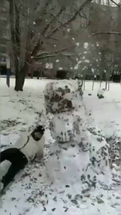 When the snowman fights back!