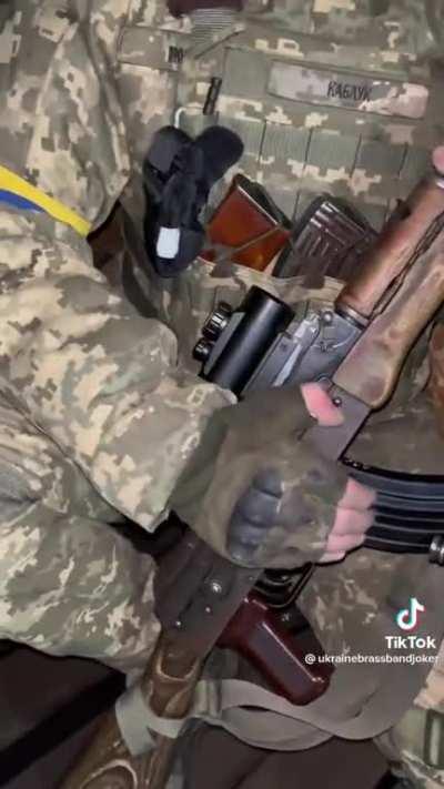 Ukraine’s soldiers making music with weaponry!