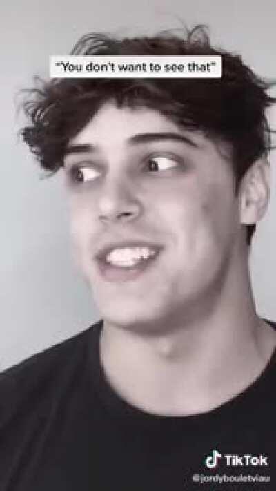 His acting borders on Jim Carrey facial expressions