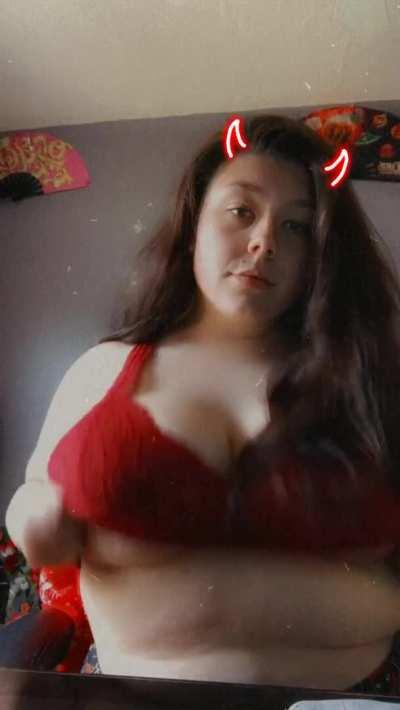 happy titty tuesday loves😚💖