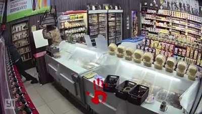 Robbery attempt goes wrong..
