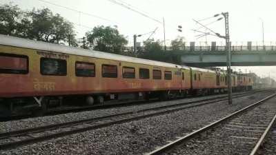 Average Endian Train Halt