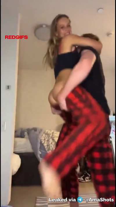 College bop blowing her classmate after the midterms