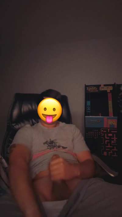 fuck i busted in my sweats last night over and over again 😮‍💨💦