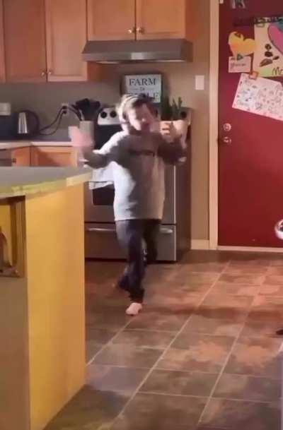 Little guy going fucking crazy with the spin