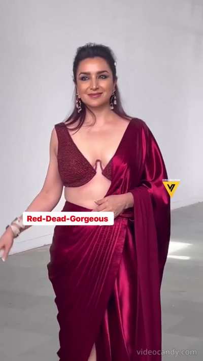 An old one, but look at Tisca's grace and particularly her blouse! 😍🥰😘🤩