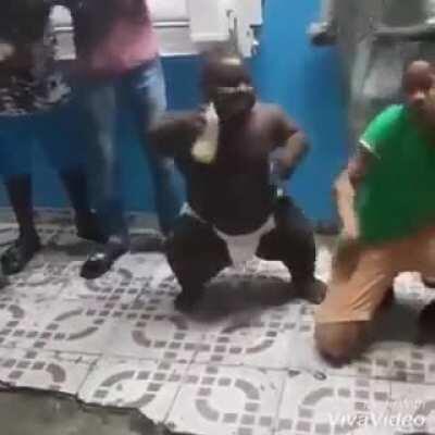 social do @Charmes bombou 🤯🐛