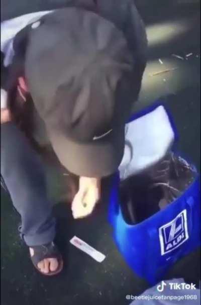 Just piss in the bottle mateeeeeeeeee