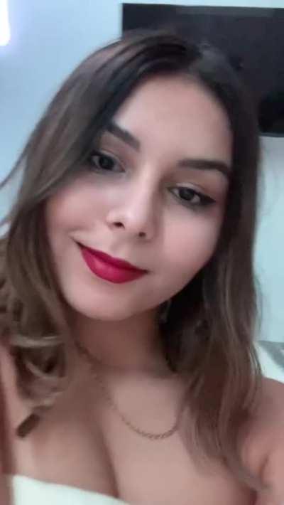 Showing my boobs on reddit makes me kind of horny