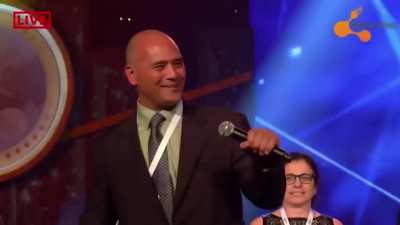 Steve Jobs should be like this on stage