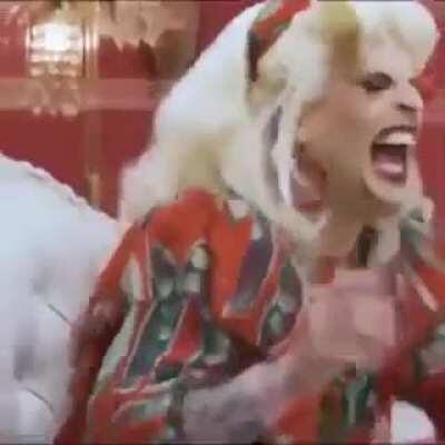 I just wanted to remind everyone of the existence of this clip from Trixie Mattel impersonating Ariana Grande