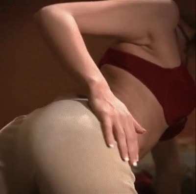 Elisha Cuthbert (2004)