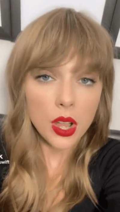 It's like she begging you to cum on her face 🥵💦